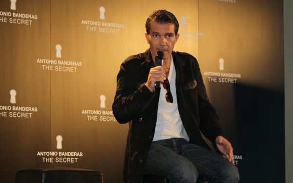 The Secret: Antonio Banderas confiesa su secreto de belleza a MujerGlobal