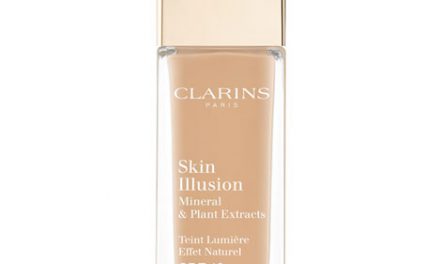 Skin Illusion SPF 10 de Clarins