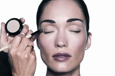 Bobbi Brown, la belleza en 10 pasos: Sombra de ojos (Paso VIII)