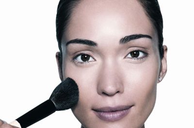 Bobbi Brown, la belleza en 10 pasos: polvos (Paso III)