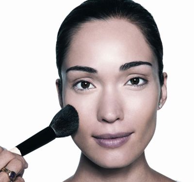 Bobbi Brown, la belleza en 10 pasos: polvos (Paso III)