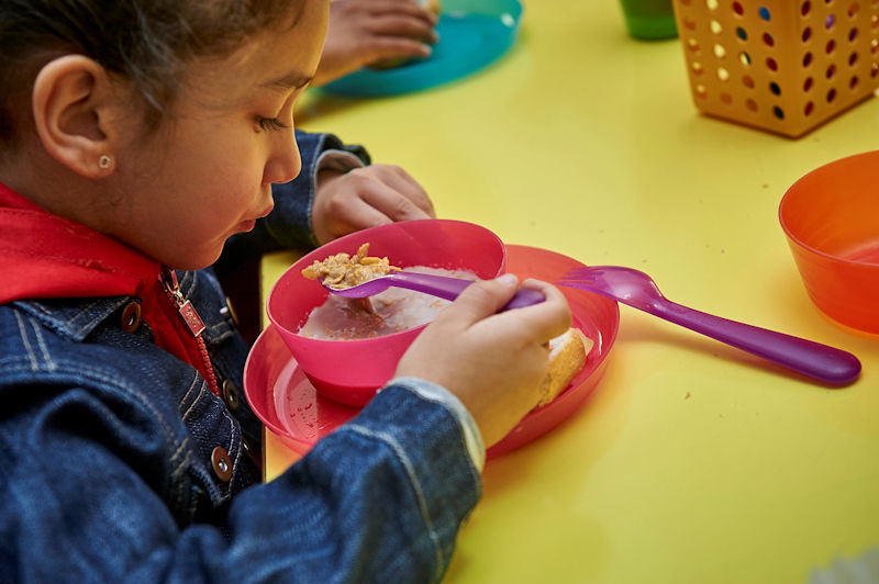 Kellogg’s, reparte desayunos a los niños que más lo necesitan