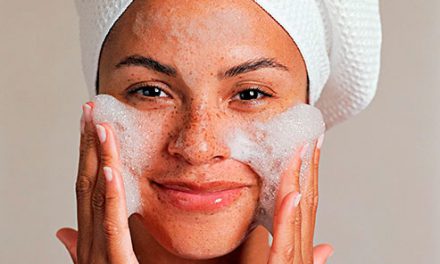 Como hacer una limpieza facial en profundidad en casa