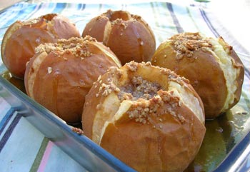 La receta del día: Manzanas con miel y crocanti de almendras al microondas