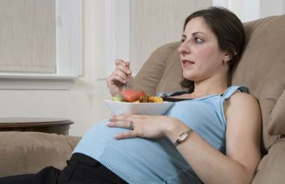 La mujer embarazada, ¿debe comer por dos?