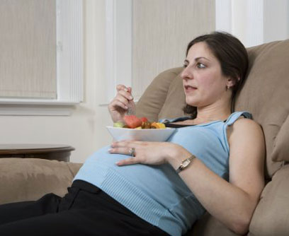 La mujer embarazada, ¿debe comer por dos?