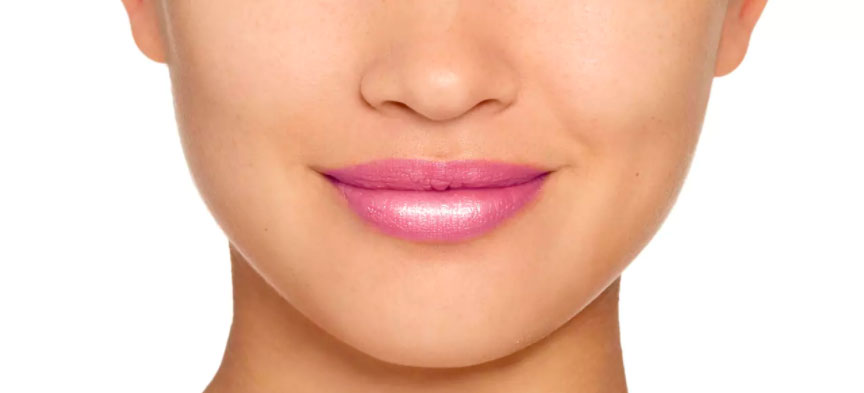 Labios con más volumen gracias al efecto del Gloss Chubby™ Plump & Shine de Clinique