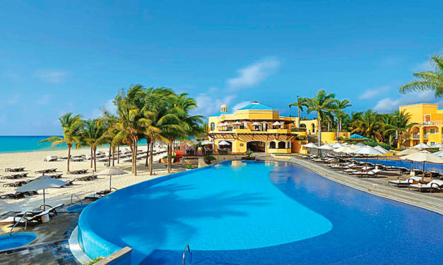 Hotel Royal Hideaway Playacar, porque el lujo del caribe también se puede vivir en la piscina