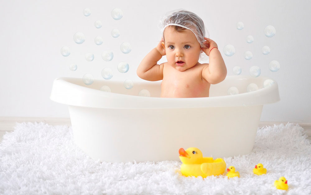 ¿Hay que bañar a los bebés todos los días?