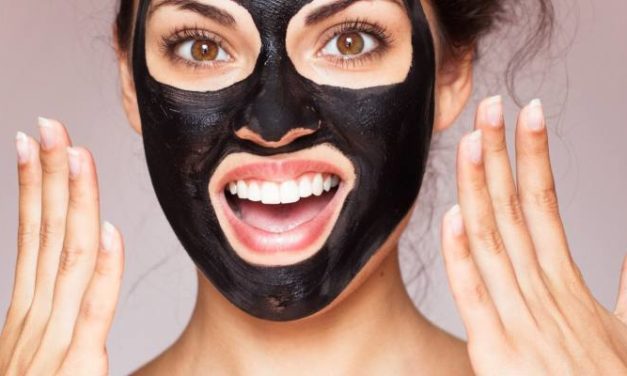 Mascarilla ¿Por qué no puede faltar en tu rutina facial?