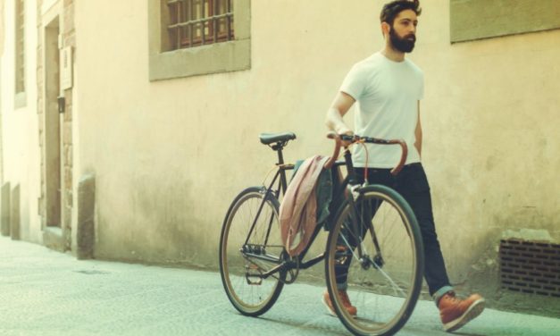 Cómo cuidar la barba en verano: Trucos, consejos y cosméticos que necesitas