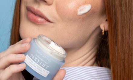 Crema reafirmante con biotecnología: cuando la ciencia aprende a leer el lenguaje de tu piel